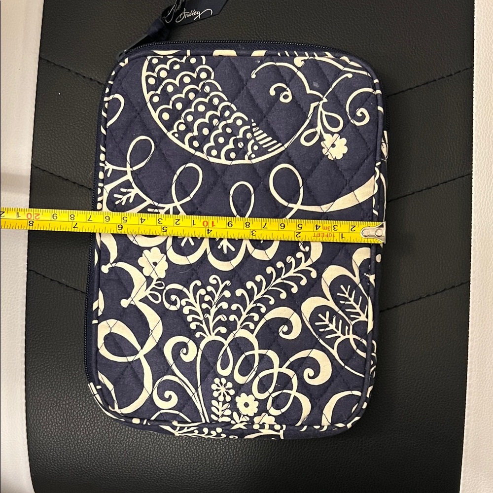 Vera Bradley Navy and Cream Quilted zipper bag - Picture 8 of 8